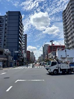 夏空と南千住の街並み 2025年 夏空と南千住の街並み 2025年 青空,入道雲,夏の写真素材