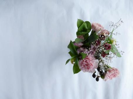 しおれゆくピンクの花束(白紙背景)右 しおれゆくピンクの花束(白紙背景)右 落ち着いた,老い,静かの写真素材
