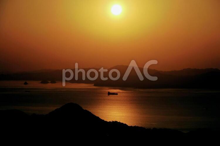 瀬戸の夕日 日暮れ,暁,太陽の写真素材