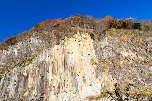 晩秋の材木岩公園⑺ 材木岩,晩秋,紅葉の写真素材