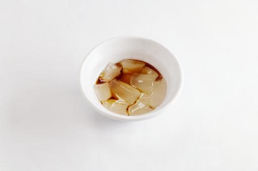 わらび餅黒蜜がけ01 わらび餅黒蜜がけ01の写真