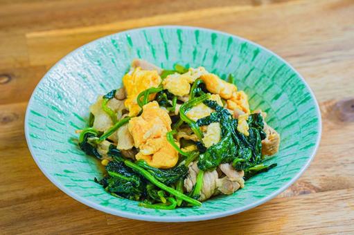 豚肉とほうれん草炒め ほうれん草,豚肉,卵の写真素材