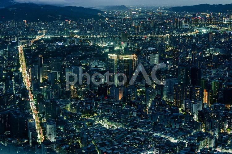 台湾・台北101から市内（西側）の夜景 台湾,台北,台北101の写真素材
