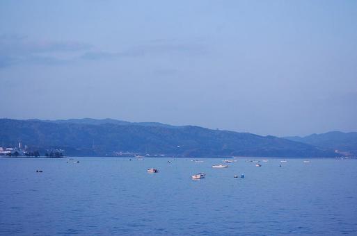 宍道湖 小舟 のどか 島根県 宍道湖 小舟 のどか 島根県 宍道湖,小舟,のどかの写真素材