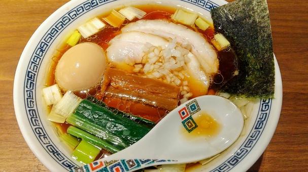 醤油ラーメン 醤油ラーメン 醤油ラーメン,拉麺,麺類の写真素材