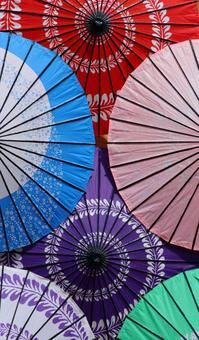 美しい番傘の飾り(夏の風景) 2 美しい番傘の飾り(夏の風景) 2 番傘,傘,和傘の写真素材