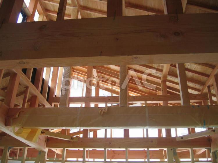 建築中の新築住宅のはり 梁,はり,骨組みの写真素材