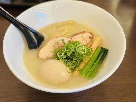 鶏白湯 ラーメン,麺,麺類の写真素材