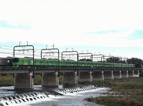 京王8000系高尾山トレイン　多摩川鉄橋 京王線,京王電鉄,8000系の写真素材