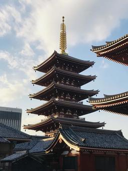 五重塔 五重塔 浅草寺,観光名所,観光スポットの写真素材