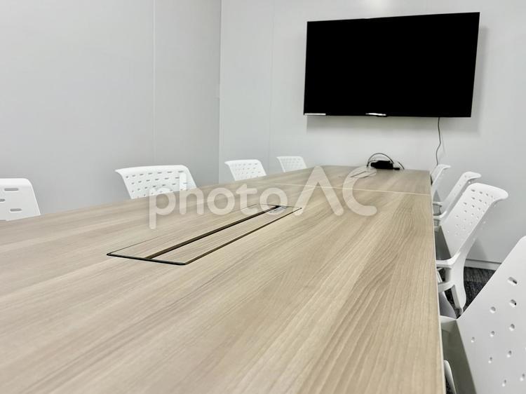 壁掛けのテレビモニターを設置した会議室 ビジネス,会議室,仕事の写真素材