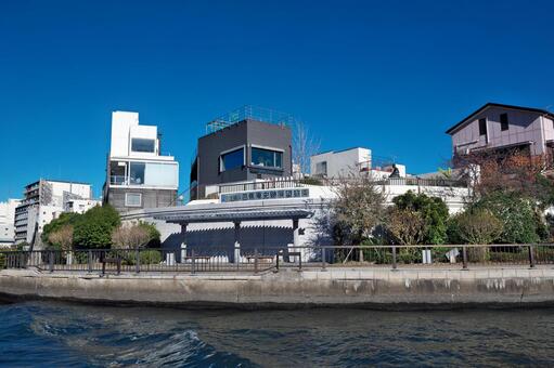 芭蕉庵史跡展望庭園と松尾芭蕉像 隅田川,芭蕉庵史跡展望庭園,松尾芭蕉像の写真素材