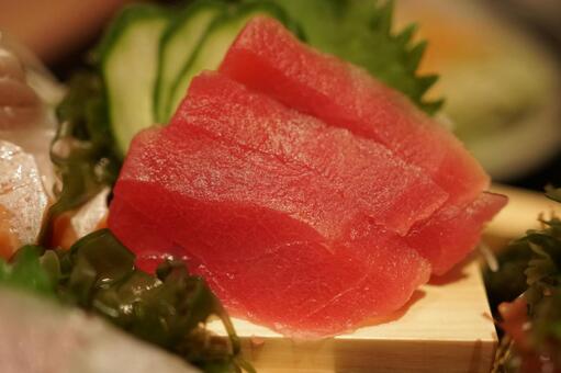 高級店で嗜むスタイリッシュなマグロ刺身 マグロ,まぐろ,鮪の写真素材