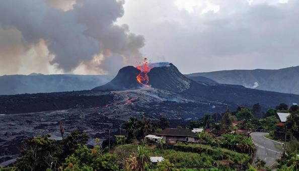 火山の噴火 火山の噴火の写真