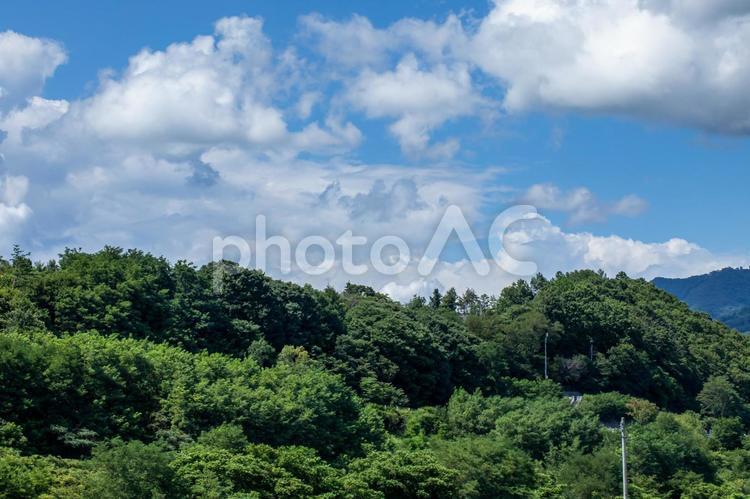 田舎の山々と青空 山,8月,田園の写真素材