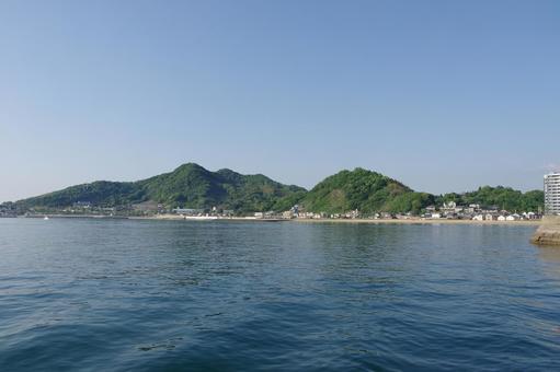 三津浜港からの海の風景 海,海の風景,三津浜港の写真素材