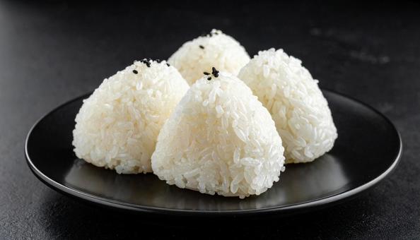 白いおにぎりの写真