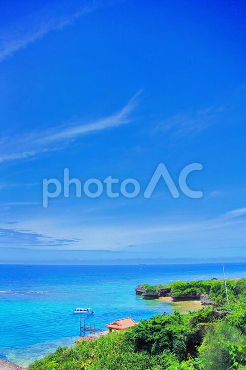 沖縄の風景 blue,okinawa,whiteの写真素材