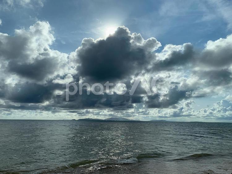 木漏れ日 旅,景色,風景の写真素材