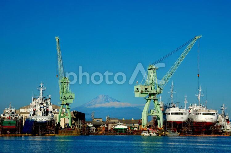 富士山と巨大クレーン 富士山,年賀状,ドックの写真素材