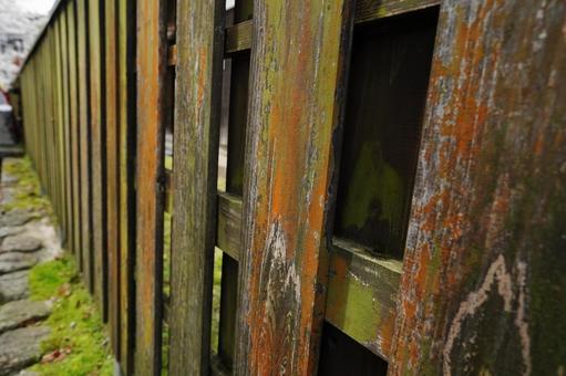 福岡 秋月 苔のついた板塀 板塀,板,苔の写真素材