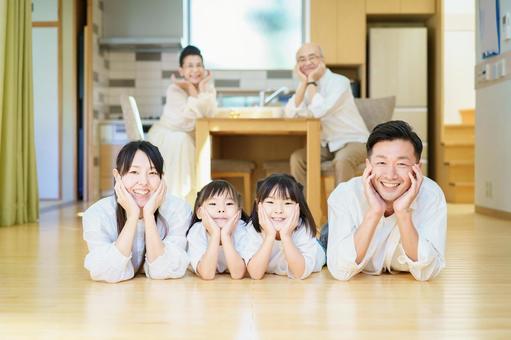 Image of 3 generations of family, 3 thế hệ, gia đình, chồng và vợ, JPG