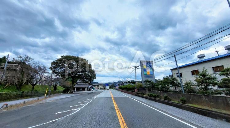 車窓からの風景 道路,道,運転の写真素材