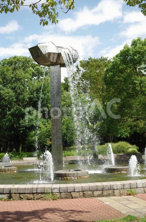府中の森公園の噴水 噴水,府中の森公園,空の写真素材