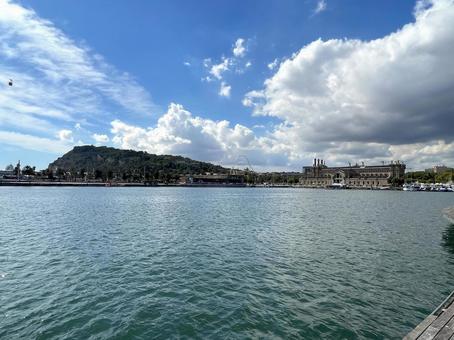 ポート・ベルとモンジュイックの丘 ポート・ベルとモンジュイックの丘 バルセロナ,スペイン,カタルーニャの写真素材