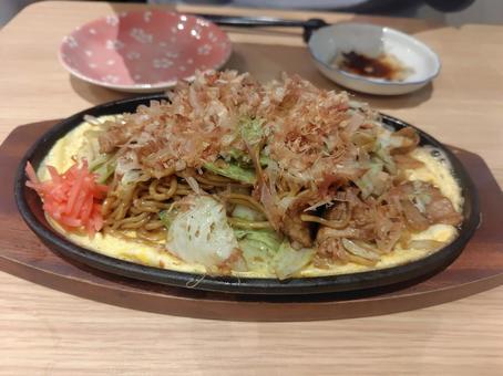 串カツ屋さんの名物焼きそば 串カツ屋さんの名物焼きそば 焼きそば,麺,鉄板の写真素材