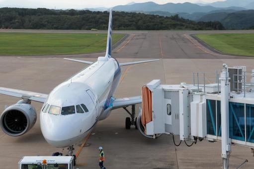 朝の航空機活動 朝の航空機活動 飛行機,航空機,旅客機の写真素材