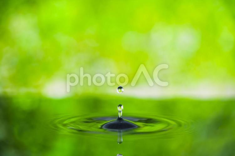 水面に落ちる滴イメージ 水,背景,禅の写真素材