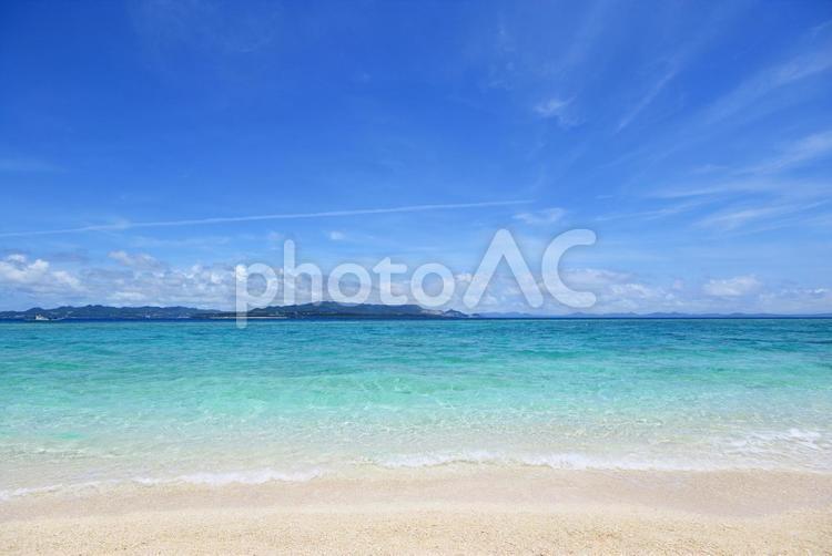 沖縄の美しい海とさわやかな空 海,沖縄,旅行の写真素材