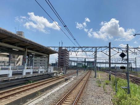 常磐線取手駅ホームからの風景 常磐線取手駅ホームからの風景の写真