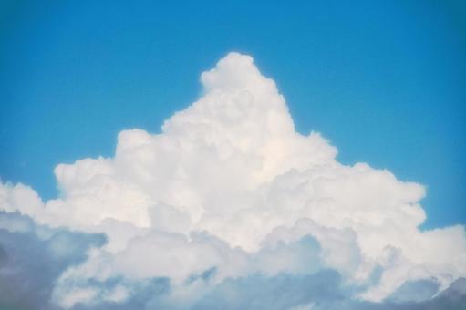 真夏の入道雲 真夏の入道雲 入道雲,海,空の写真素材