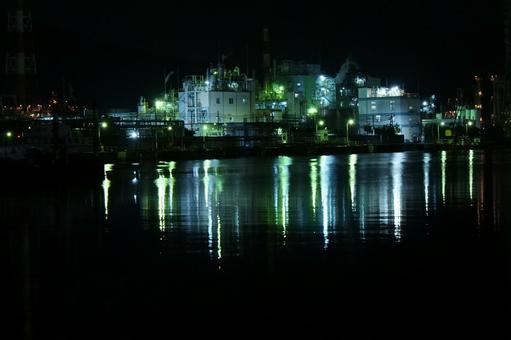 海南市のコンビナート夜景 海南市のコンビナート夜景 夜景,コンビナート,工場の写真素材
