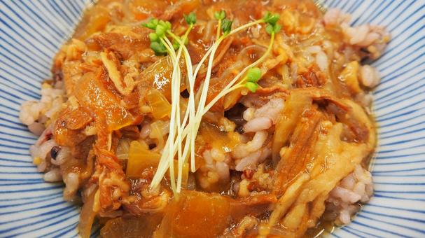 すき焼きのせ雑穀ごはん・お家ごはん・接写 すき焼き,雑穀ごはん,お家ごはんの写真素材