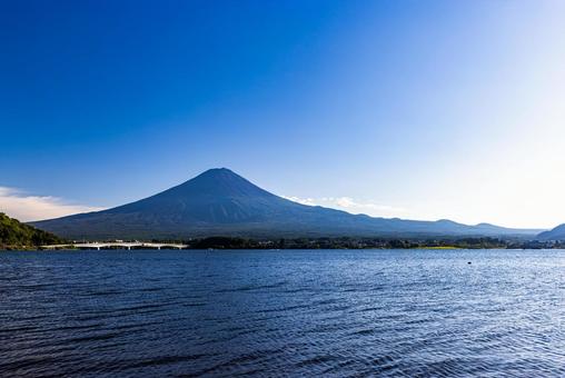 山梨県 河口湖から望む富士山 山梨県 河口湖から望む富士山 富士山,風景,青空の写真素材