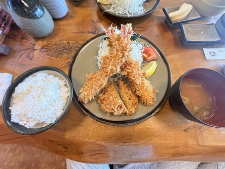 エビフライ定食 エビフライ,とんかつ,トンカツの写真素材