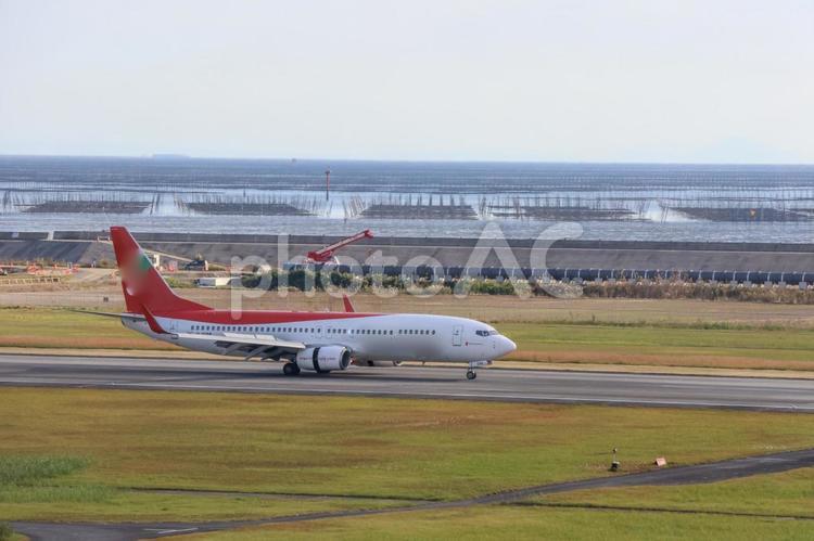 佐賀空港で見た青空と飛行機 飛行機,空港,航空機の写真素材