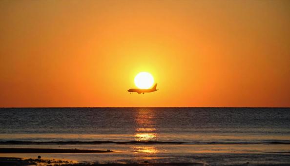 夕焼けの海 夕焼けの海の写真