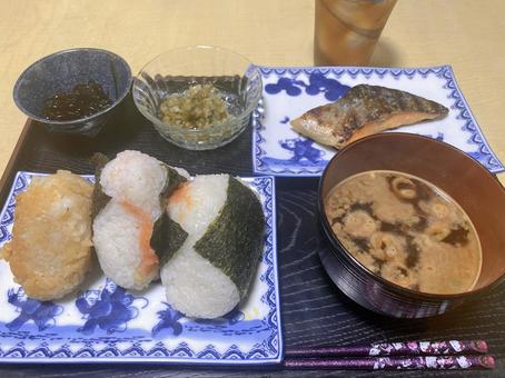 おにぎり、 おにぎり、の写真