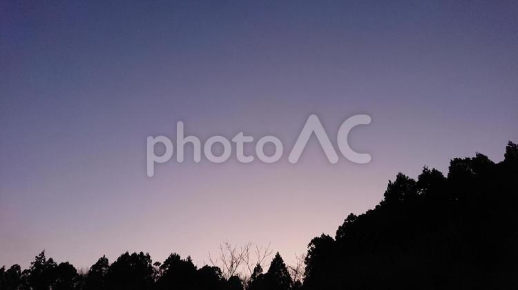 冬の夕暮れ。 夕暮れ,日暮れ,暁の写真素材