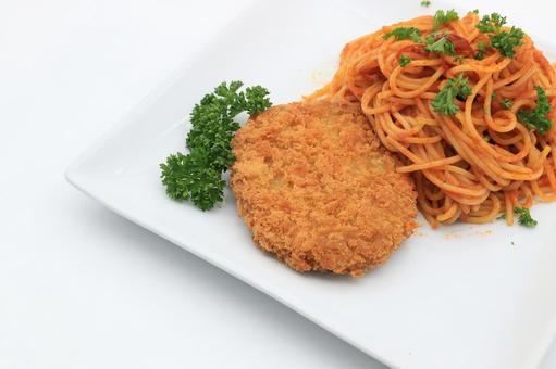 アラビアータに牛肉コロッケを添えて パスタ,スパゲティ,アラビアータの写真素材