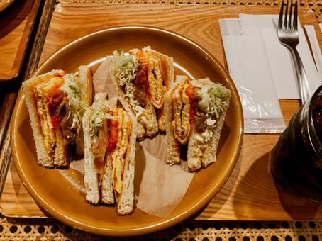 ランチにクラブサンド ランチにクラブサンド クラブハウスサンド,サンドイッチ,カフェの写真素材