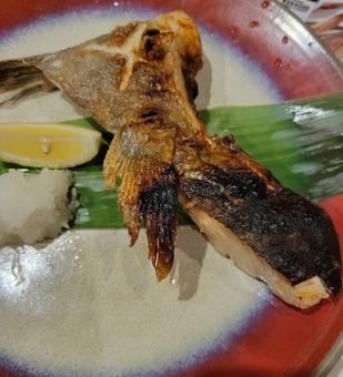 かまの塩焼き かまの塩焼き 魚のかま,魚,海鮮の写真素材