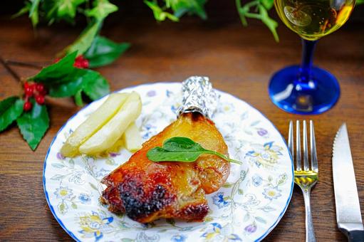 ビールと鶏ももの照り焼き クリスマス,食事,食卓の写真素材