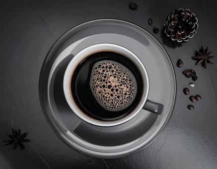 テーブルの上のコーヒー テーブルの上のコーヒーの写真