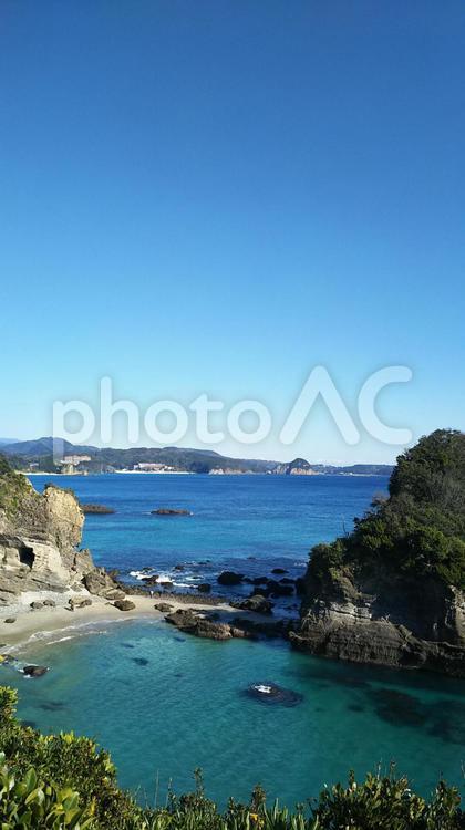 青空と伊豆の海 岩,旅,海の写真素材