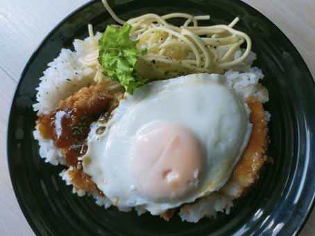 ソースカツ丼 ソースカツ丼 ソースカツ丼,食事,美味しいの写真素材